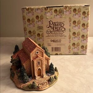 Precious Moments Chspel sculpted by Ray Day for Lilliput Lane 1999 L2258